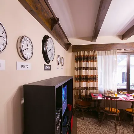 Spacious Next To Metro - Marousi