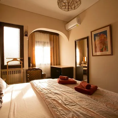 Spacious Next To Metro - Marousi Atena